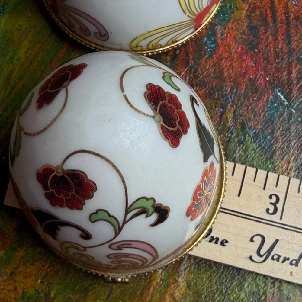 Vintage Hinged Egg Shaped Footed Floral Trinket Box Parcelain W. Gold Trim Snap